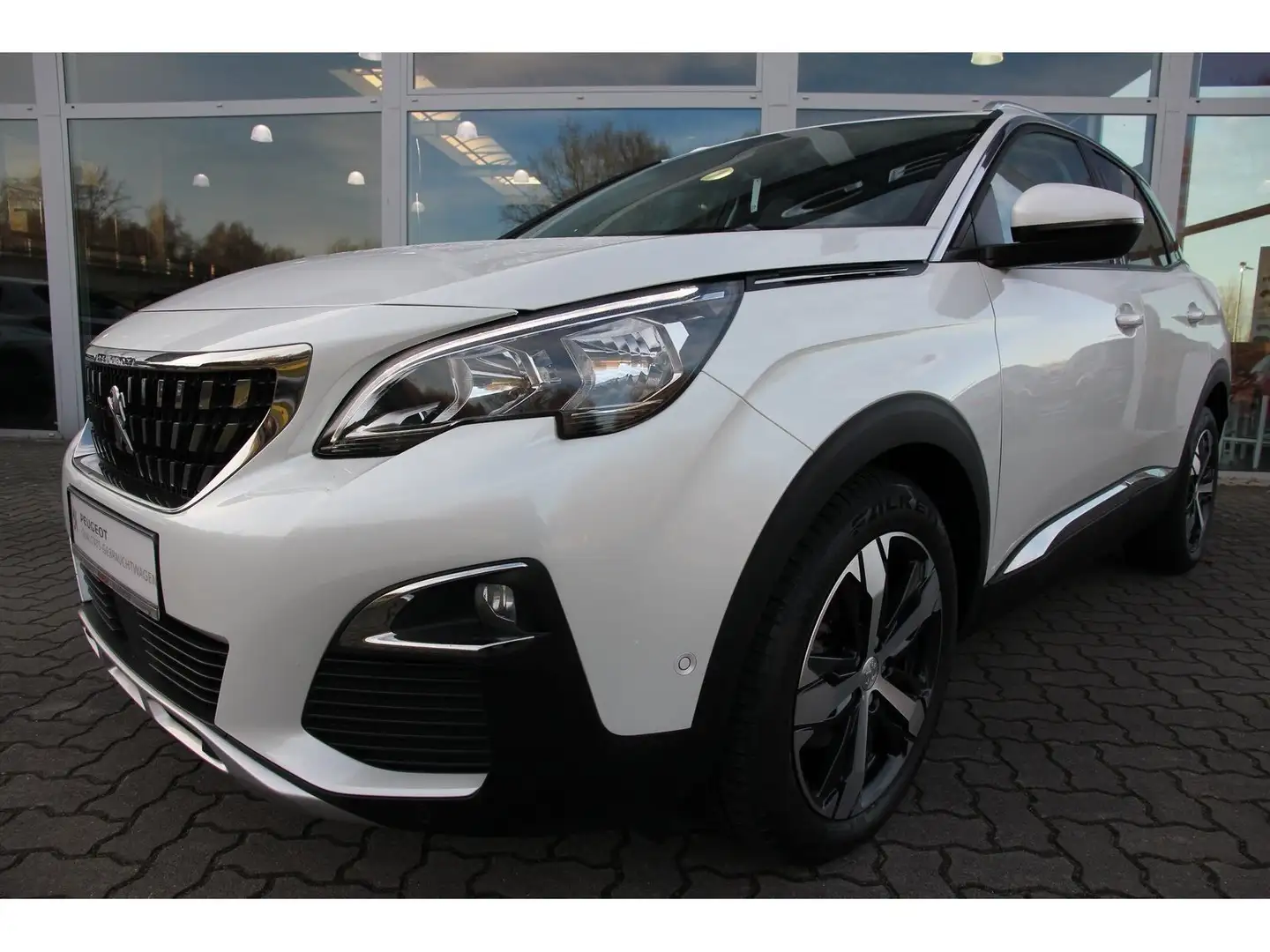 Peugeot 3008 Allure PT 130 EAT6 SHZ Navi Carplay RFK Weiß - 2