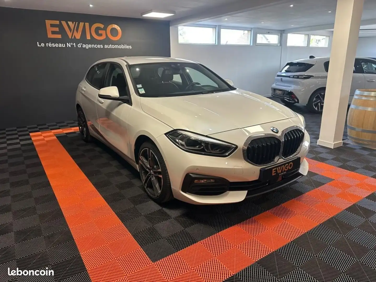 BMW 118 2.0 118 D 150 EDITION SPORT BVA %2B 2EME MAIN FACT Blanco - 2