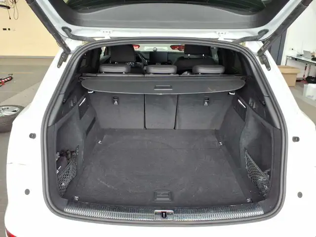 Audi Q5 view 5
