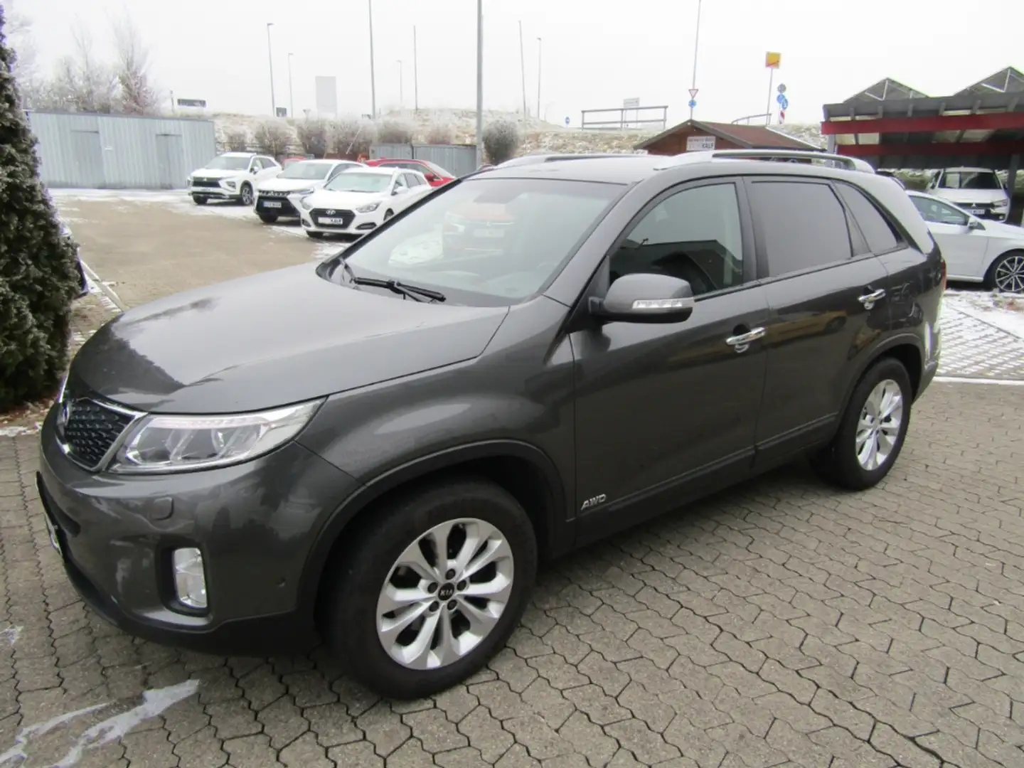 Kia Sorento Spirit 4WD Automatik, Leder AHK TOPzustand Gris - 2