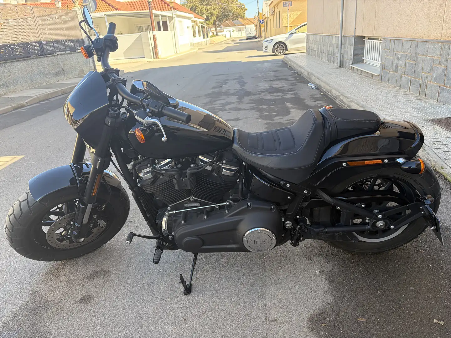 Harley-Davidson Fat Bob Negro - 2