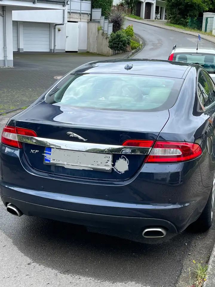 Jaguar XF