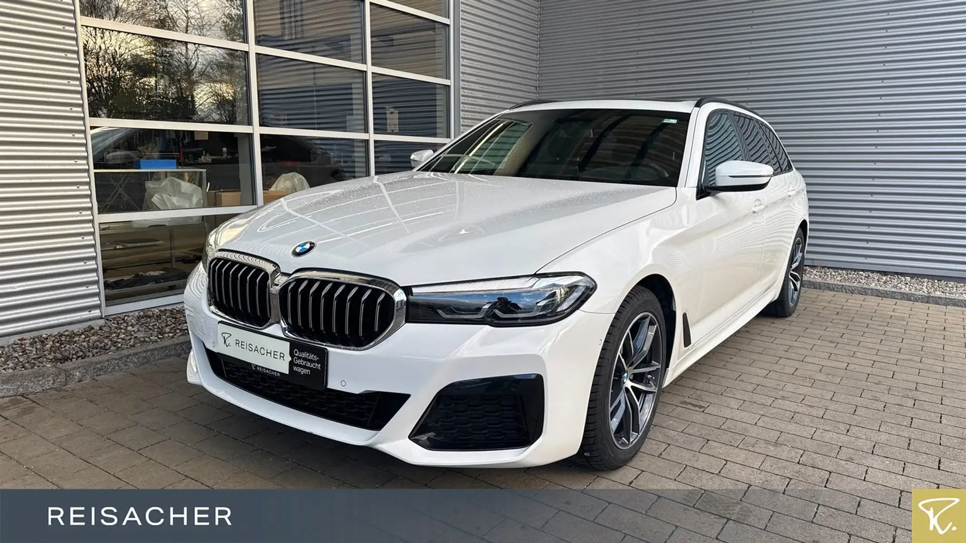 BMW 520 iA Touring M-Sport Navi HUD AHK 18"LM Weiß - 1