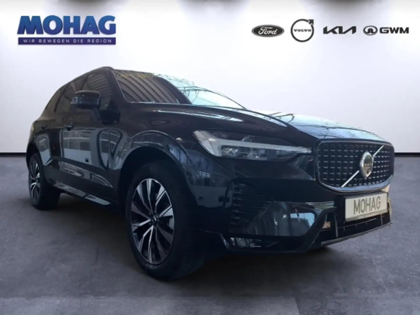 Volvo XC60 B4 Diesel Plus Dark StandHZ H&K 360Grad ACC Schwarz - 2