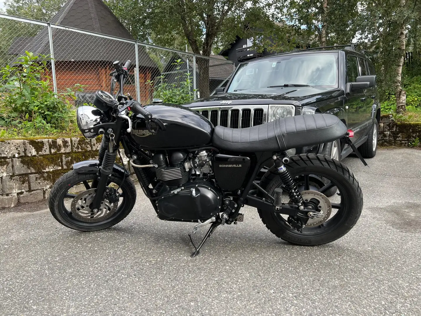 Triumph Bonneville T100 Чорний - 2