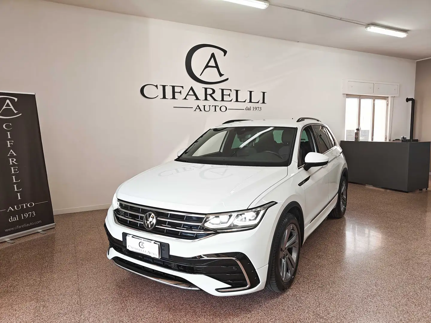 Volkswagen Tiguan Tiguan II 2021 2.0 tdi R-Line 150cv dsg Bianco - 1