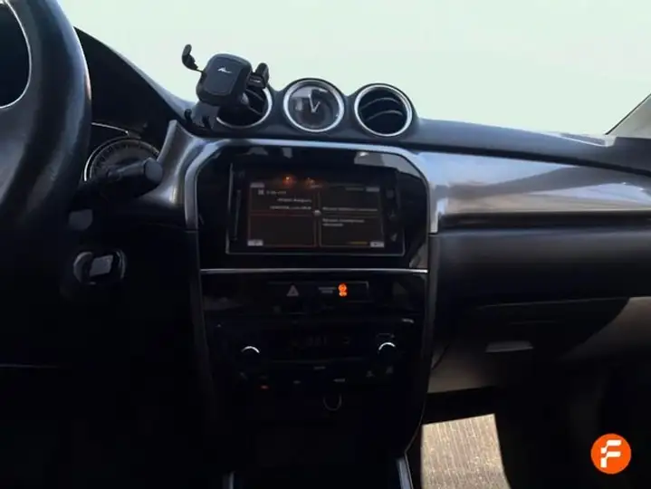 Suzuki Vitara 1.4 GLE Mild Hybrid 2021, foto 15