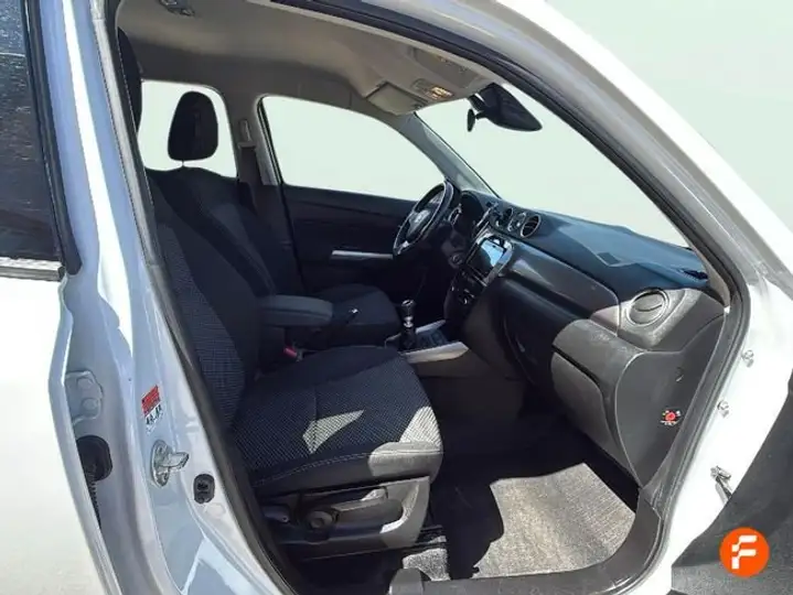 Suzuki Vitara 1.4 GLE Mild Hybrid 2021, foto 21