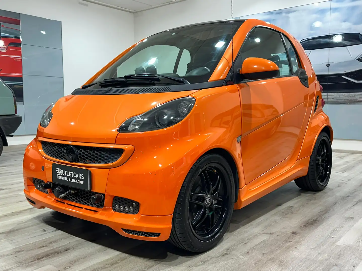 smart forTwo 1.0 Brabus Xclusive 102cv TRAINO CAMPER REMORA Arancione - 2