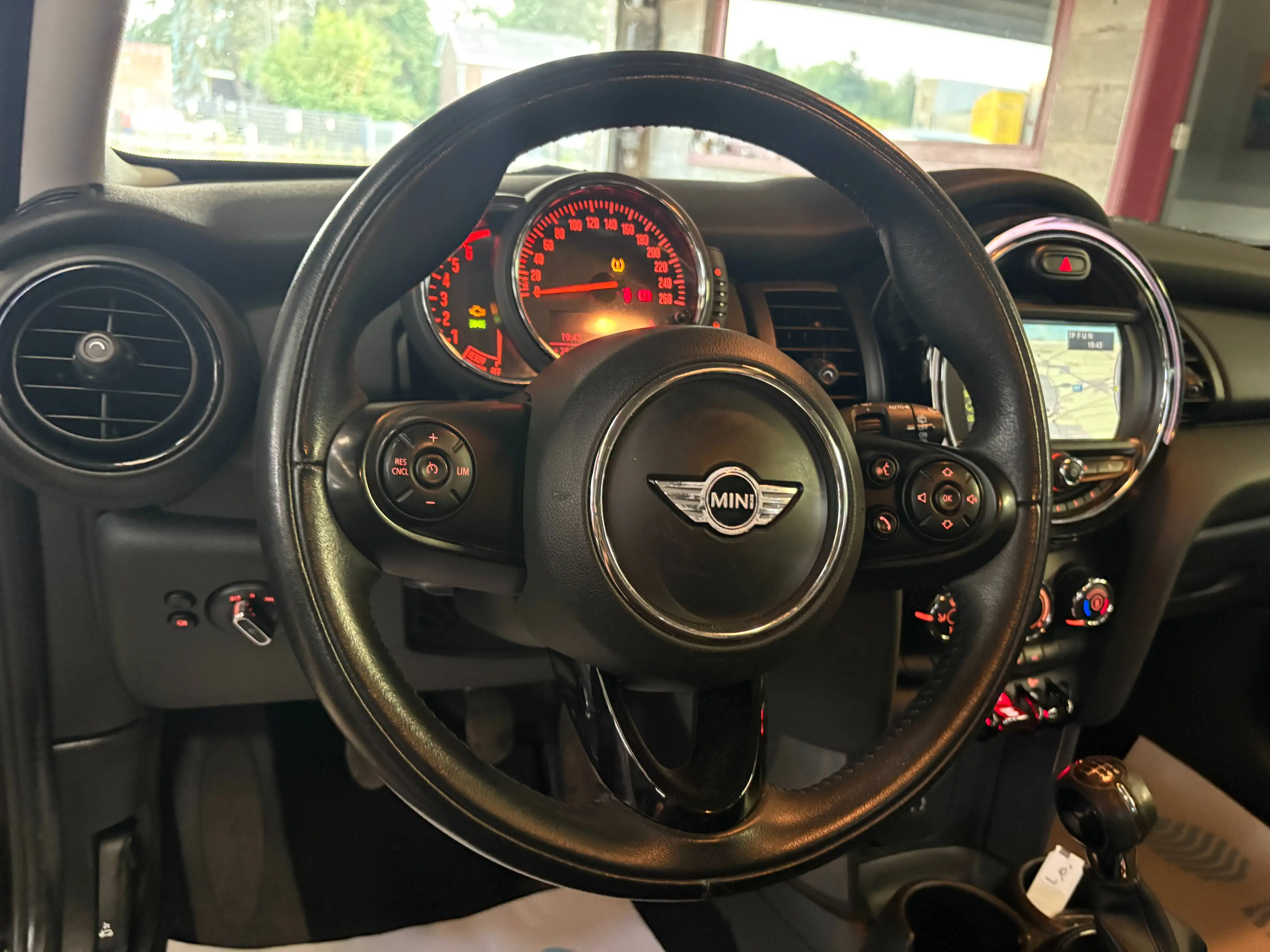 MINI One D 5 PORTES CARBON BLACK 1.5 DIESEL*96.000KMS*GPS+RADARS*GARANTIE 1 AN — photo 12