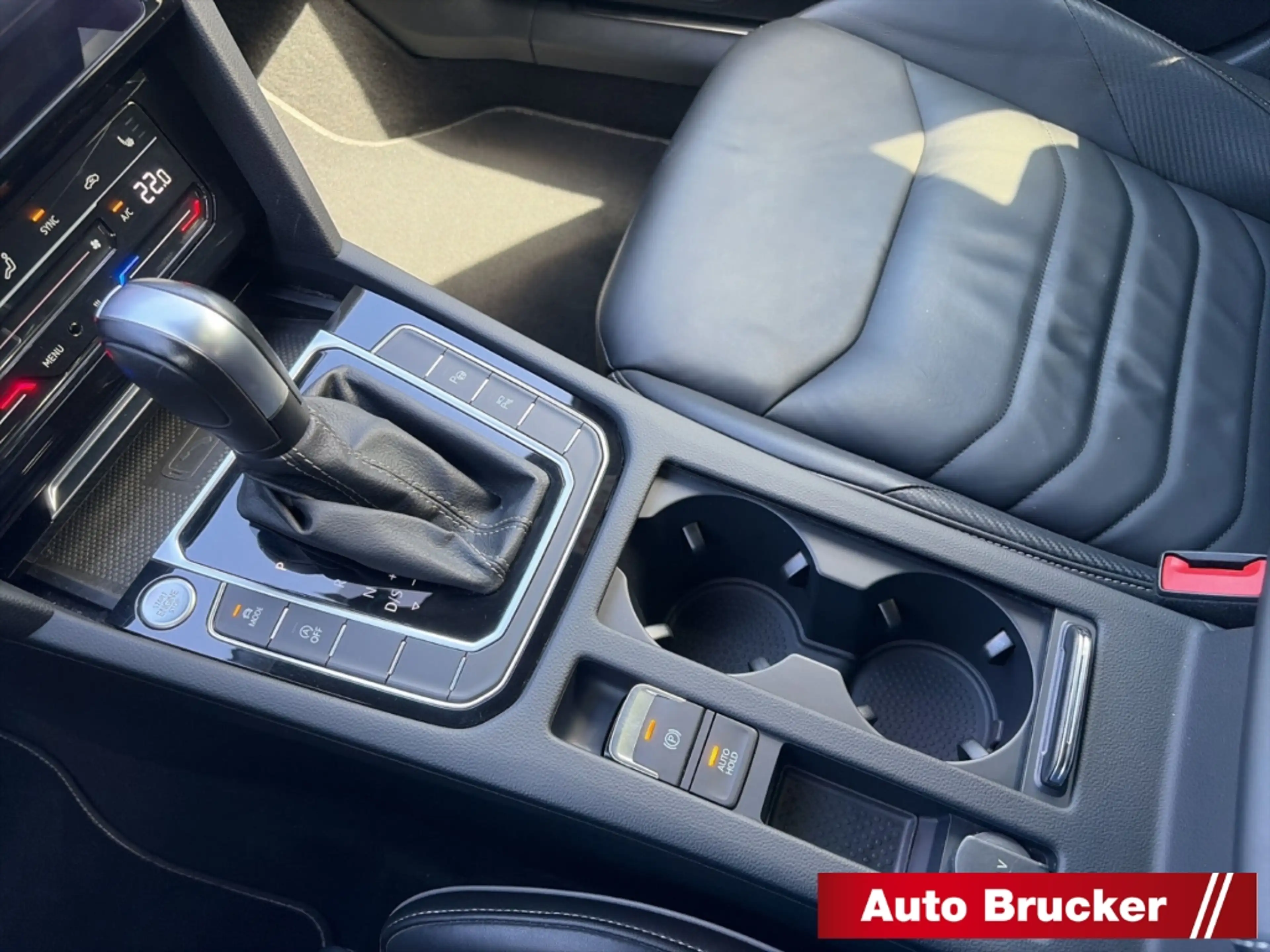 Volkswagen Arteon Shooting Brake R-Line 2.0 TDI 4Motion AHK+PANO+MAT — photo 13