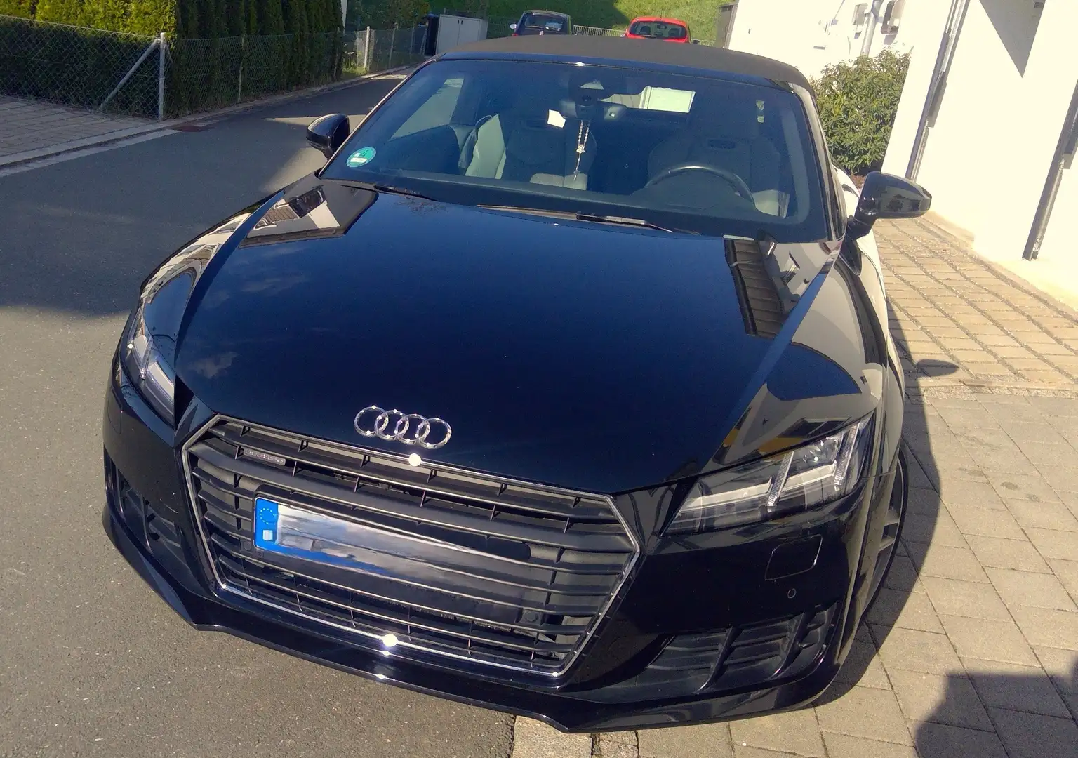 Audi TT Roadster 2.0 TFSI quattro Schwarz - 2