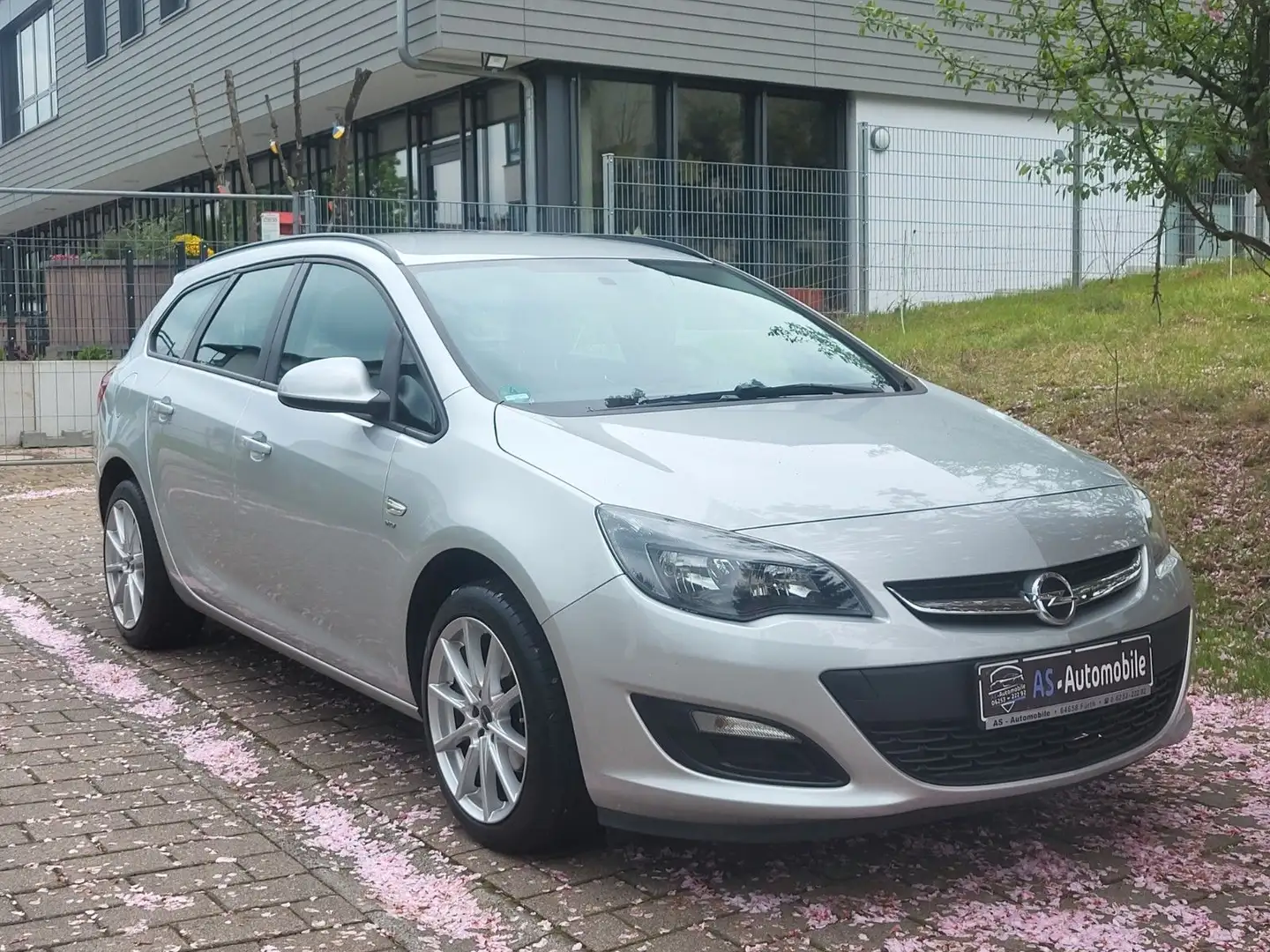 Opel Astra J 1.4 Turbo Sports Tourer Energy Argent - 1
