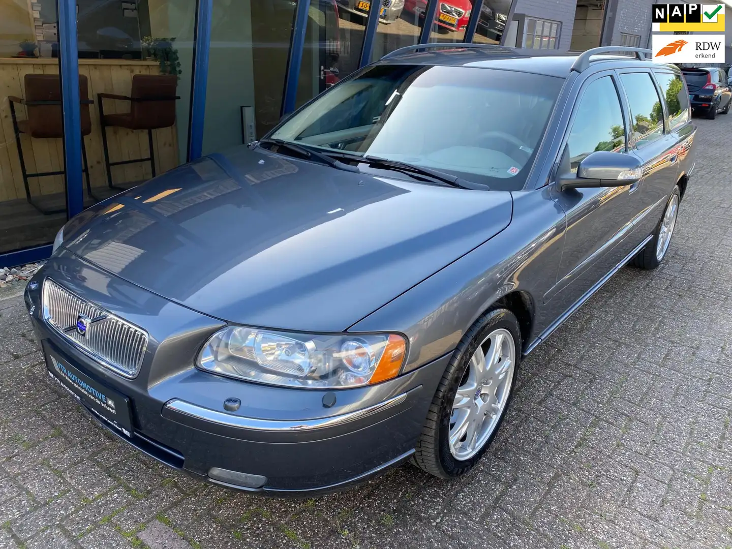 Volvo V70 2.4 Summum 170PK Automaat 84.000KM!!! Youngtimer Gri - 1