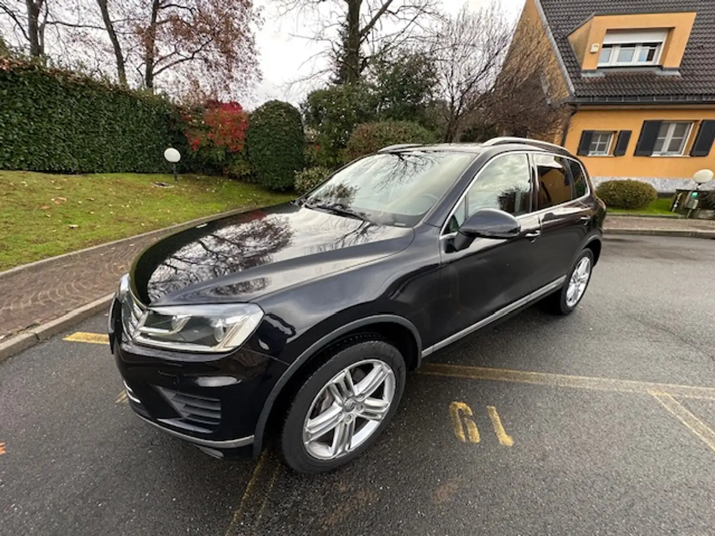 Volkswagen Touareg Touareg 3.0 V6 tdi Executive 204cv tiptronic Zwart - 1