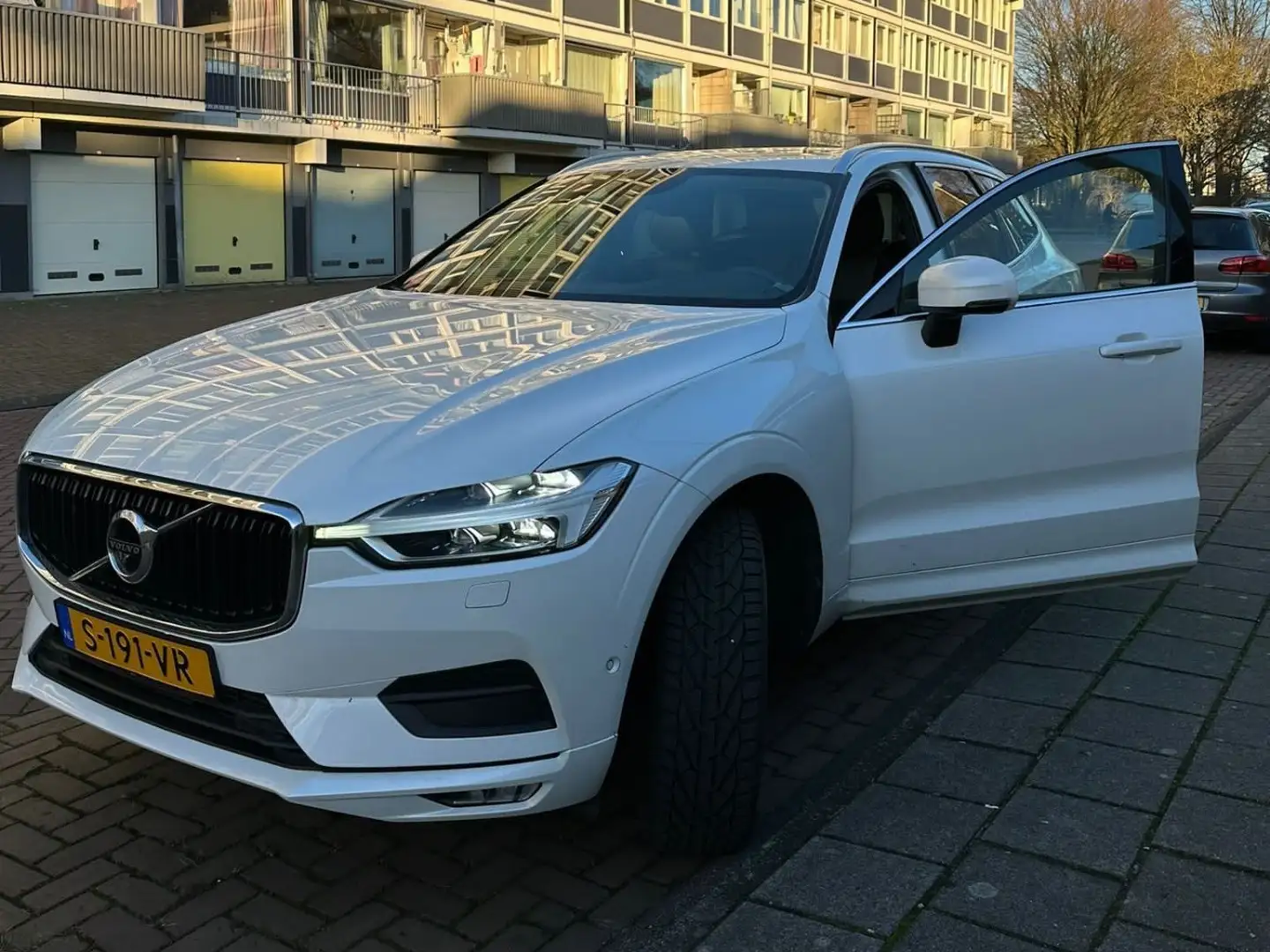 Volvo XC60 T6 AWD Geartronic Inscription Wit - 2