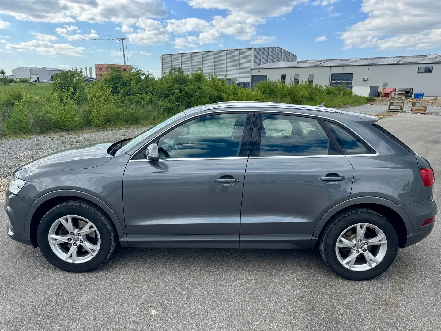Audi Q3 sport*AHK*XENON*NAVI*SITZHEIZUNG*TOP*SOFORT VERF.* Gris - 2