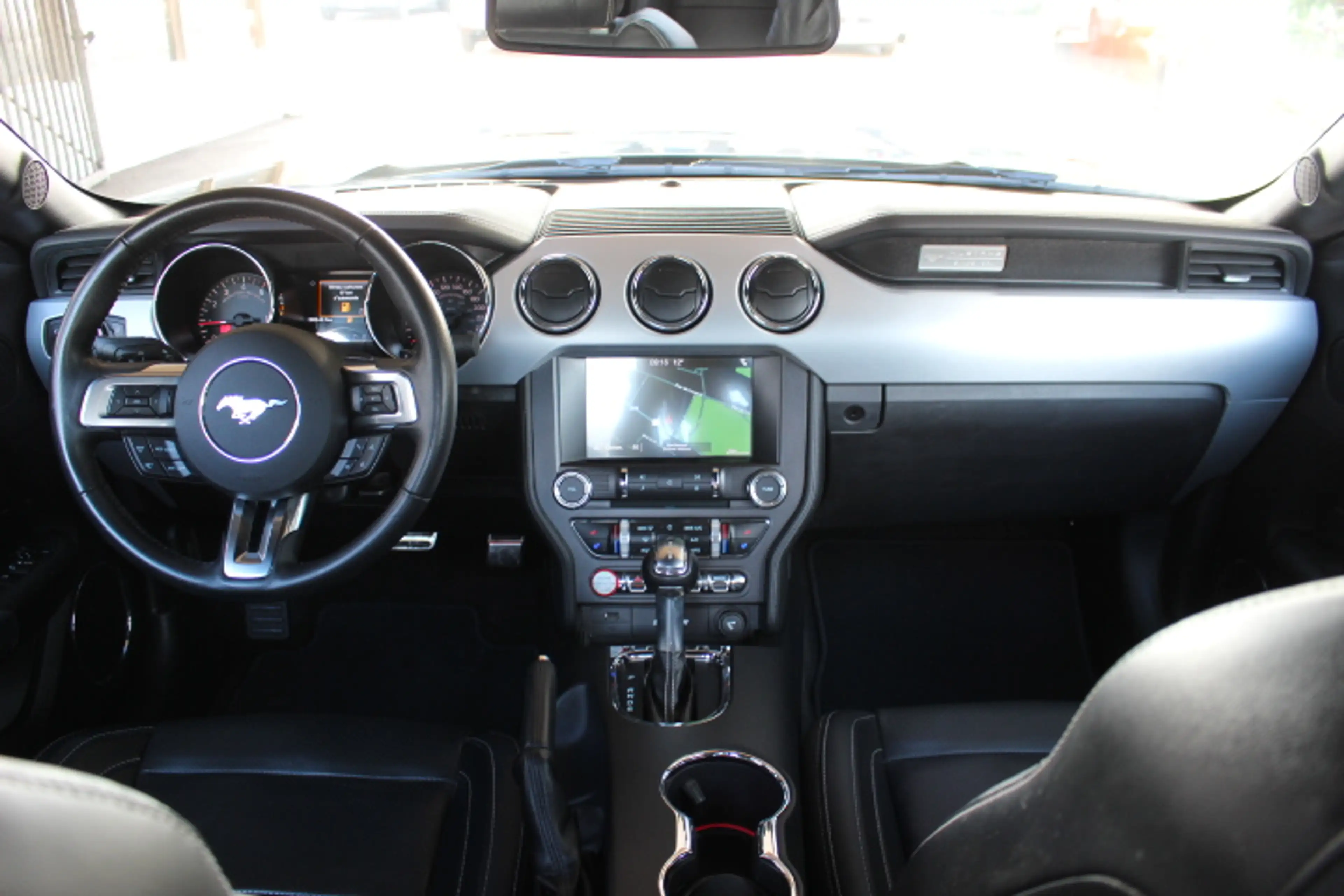 Ford Mustang Mustang 2.3 EcoBoost — photo 7