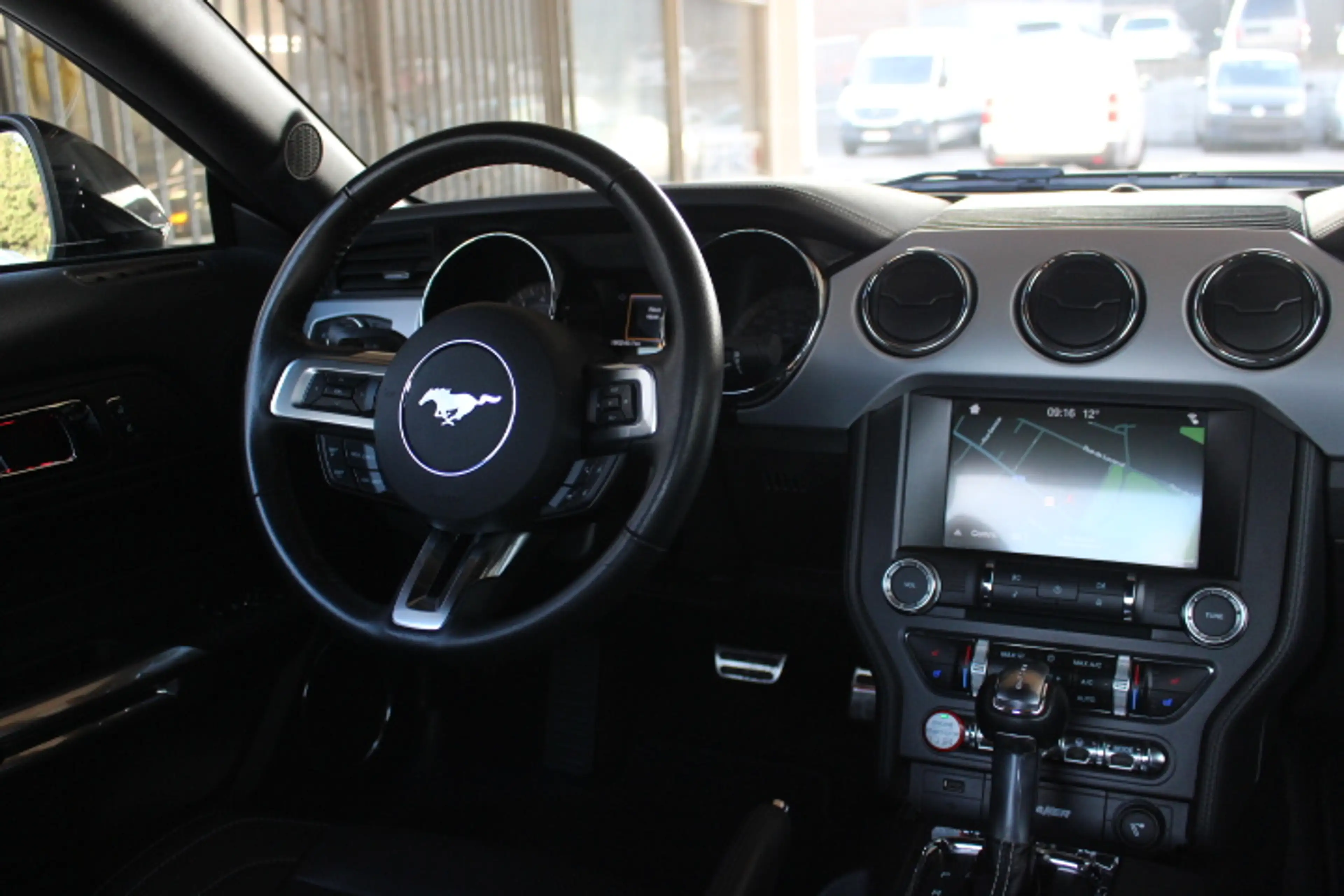 Ford Mustang Mustang 2.3 EcoBoost — photo 8