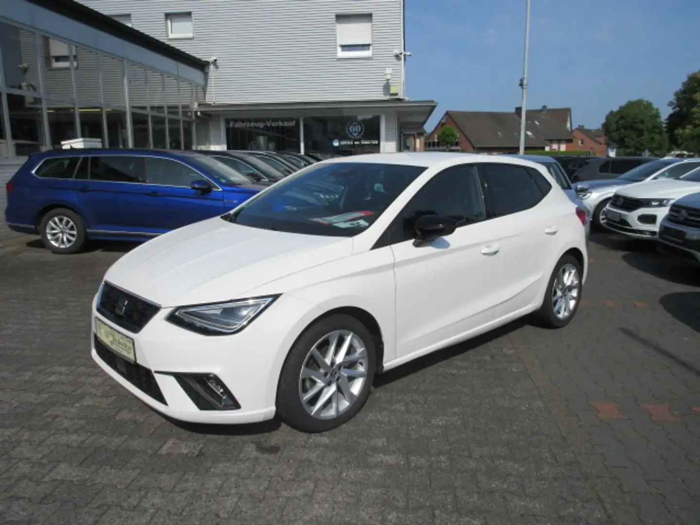 SEAT Ibiza FR 1.0 TSI DSG NAVI LED GRA ALU APS SITZHZG PRIVAC Weiß - 1