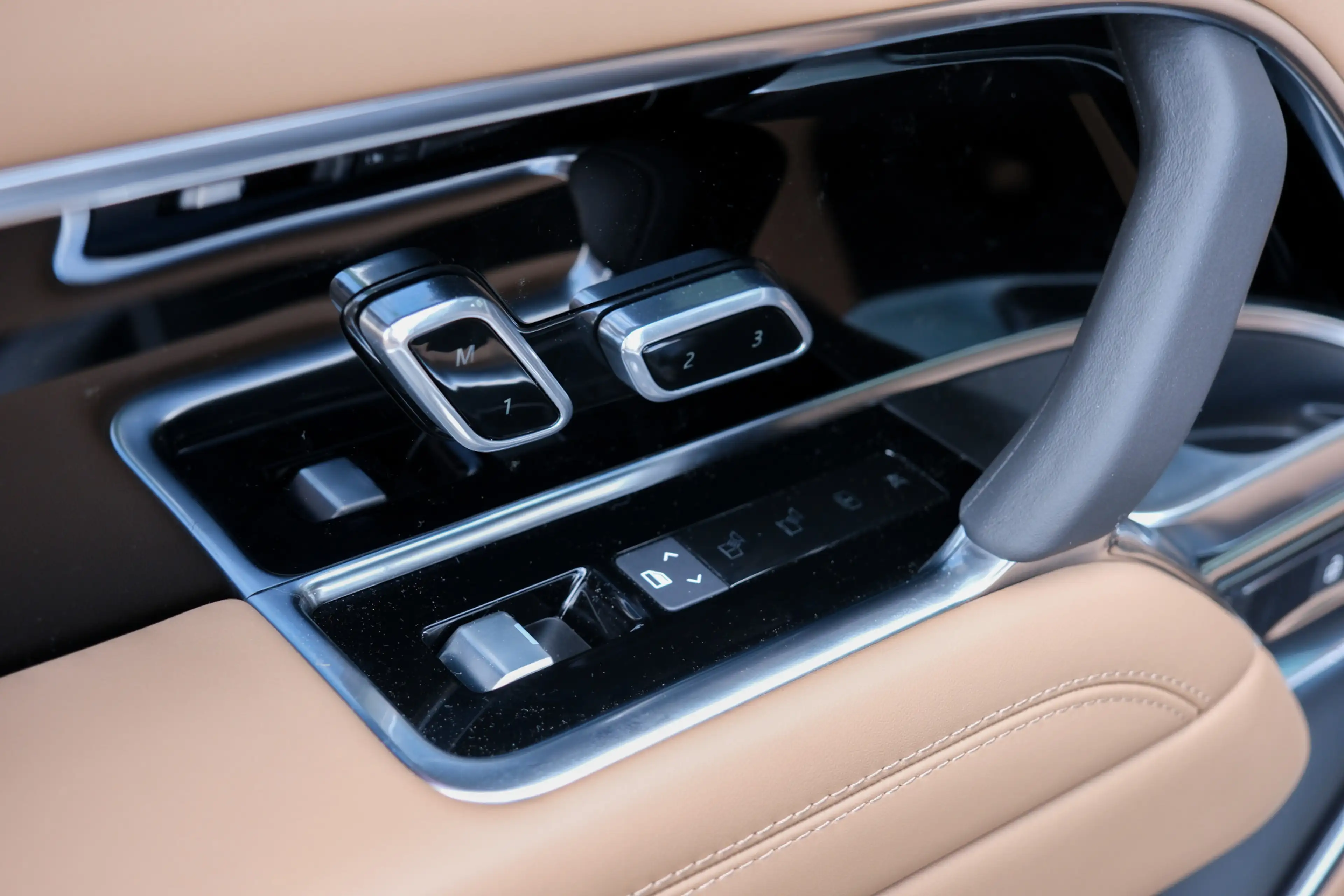 Land Rover Range Rover P550e Autobiography | NP € 202.274,- | uitgevoerd — photo 30
