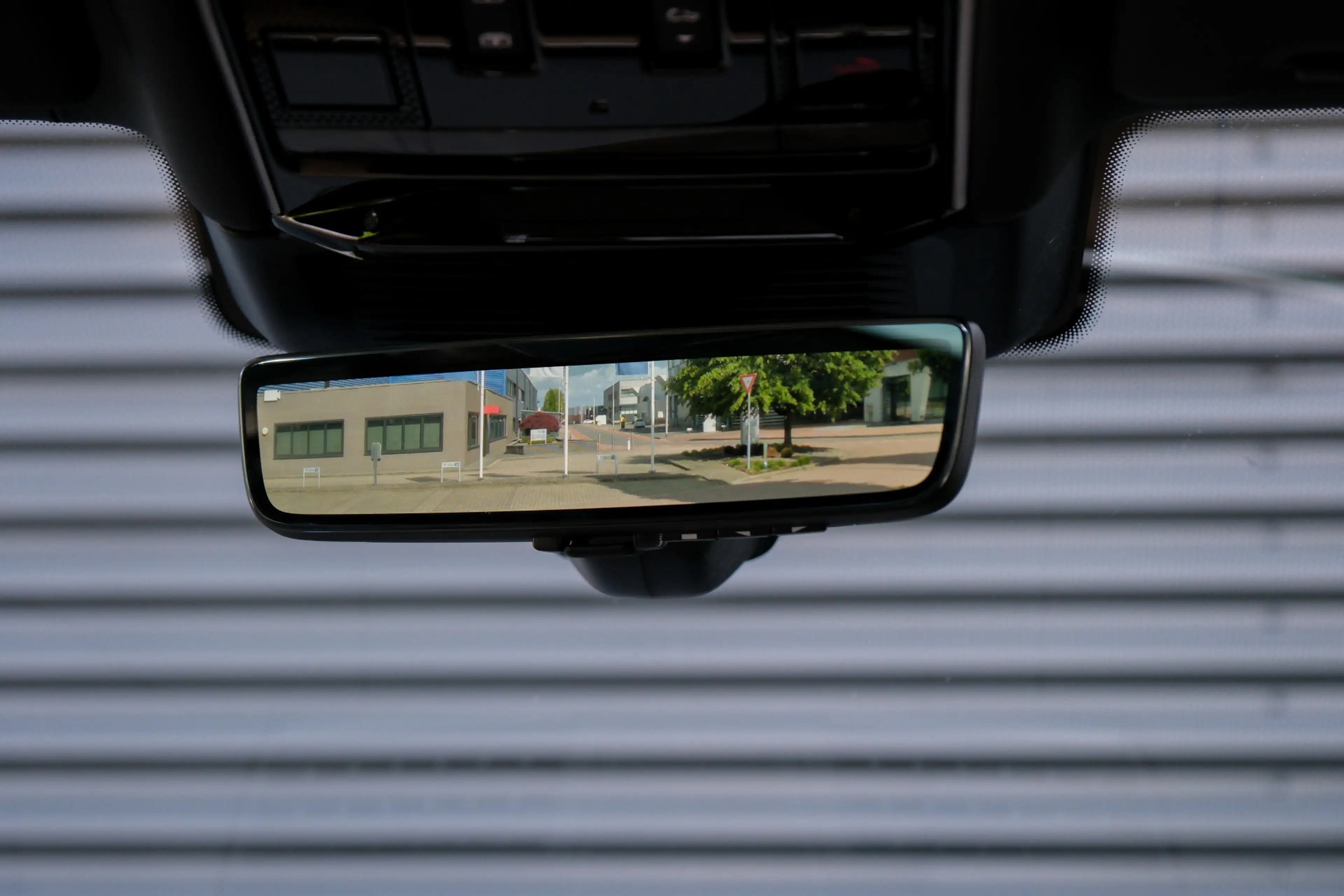 Land Rover Range Rover P550e Autobiography | NP € 202.274,- | uitgevoerd — photo 37
