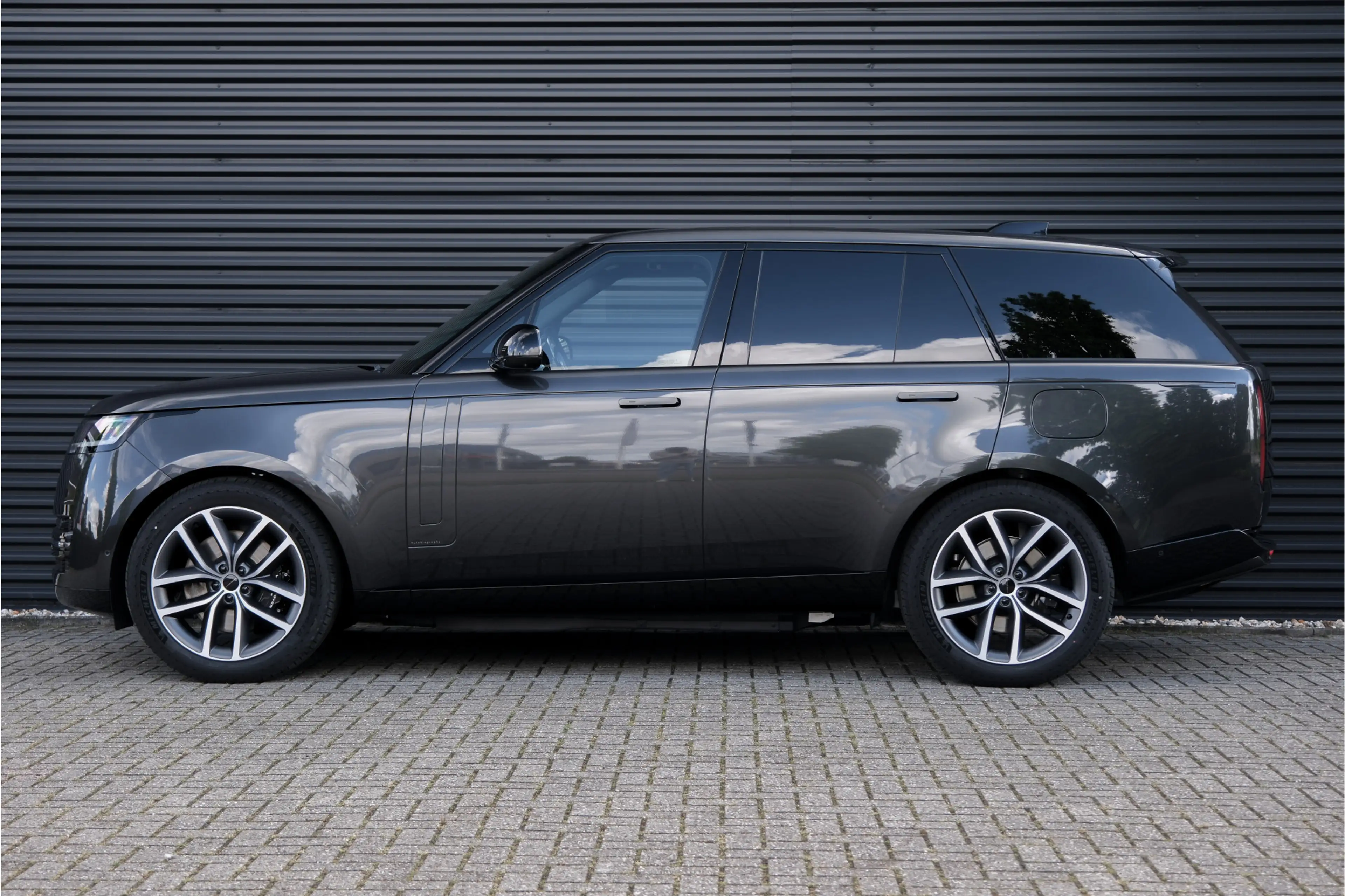 Land Rover Range Rover P550e Autobiography | NP € 202.274,- | uitgevoerd — photo 2