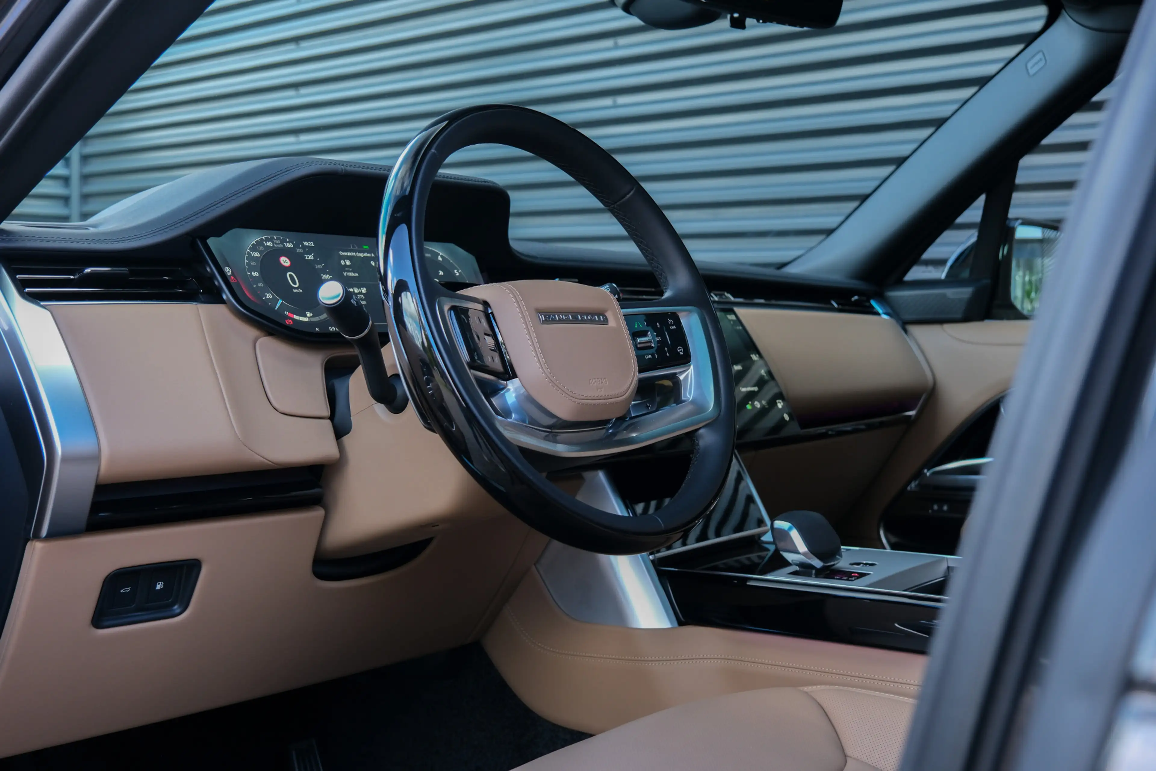 Land Rover Range Rover P550e Autobiography | NP € 202.274,- | uitgevoerd — photo 3
