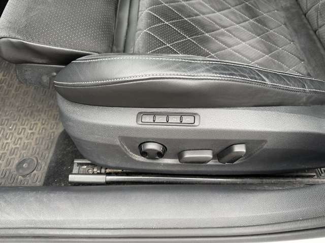 Skoda Superb Superb Combi 2.0 TDI 4x4 DSG Sportline