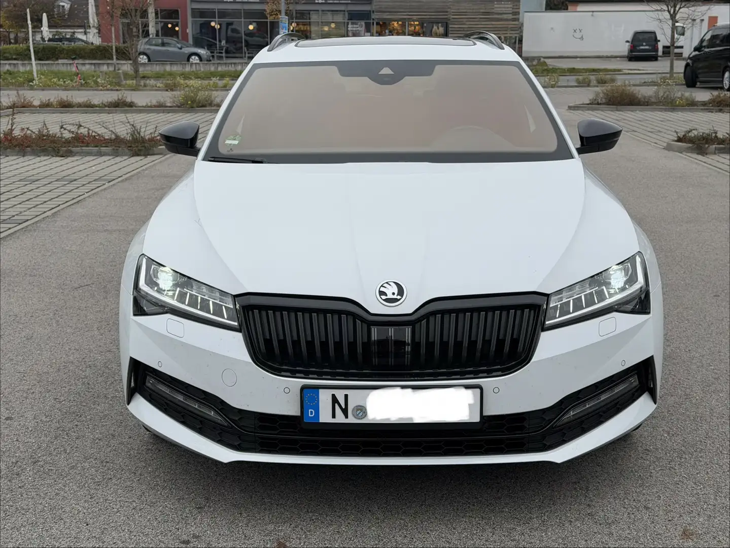 Skoda Superb Superb Combi 2.0 TDI 4x4 DSG Sportline Weiß - 2