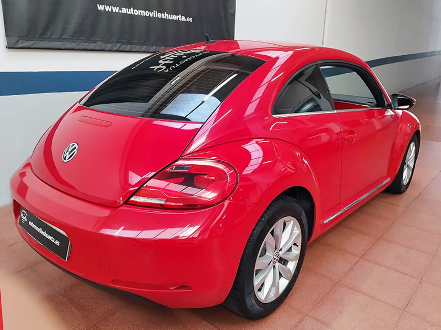 Volkswagen Beetle 1.6TDI Design 105 Rojo - 2