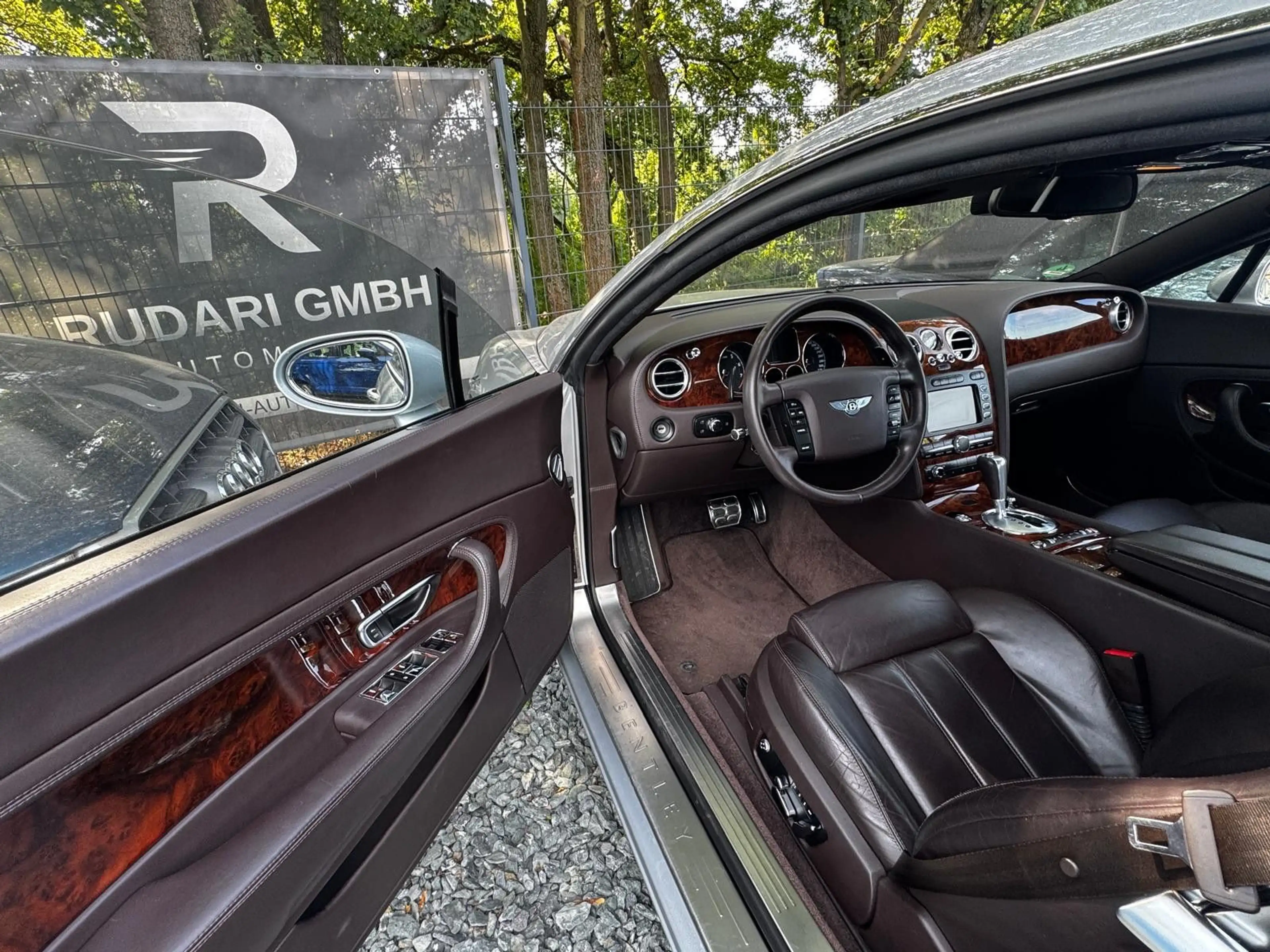 Bentley Continental Continantal GT 6.0 W12 — photo 14