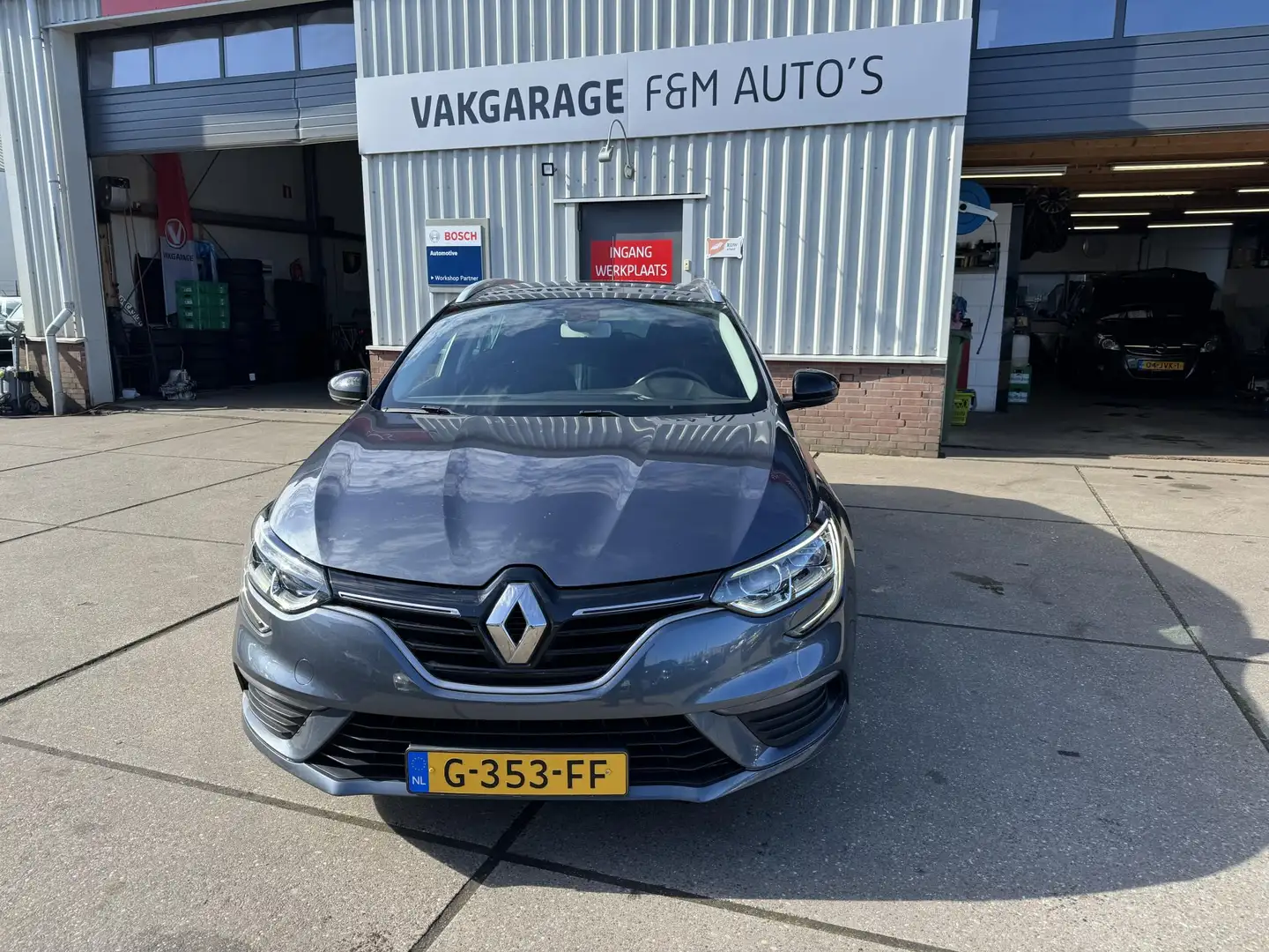 Renault Megane Estate 1.3 TCe Limited Grey - 2