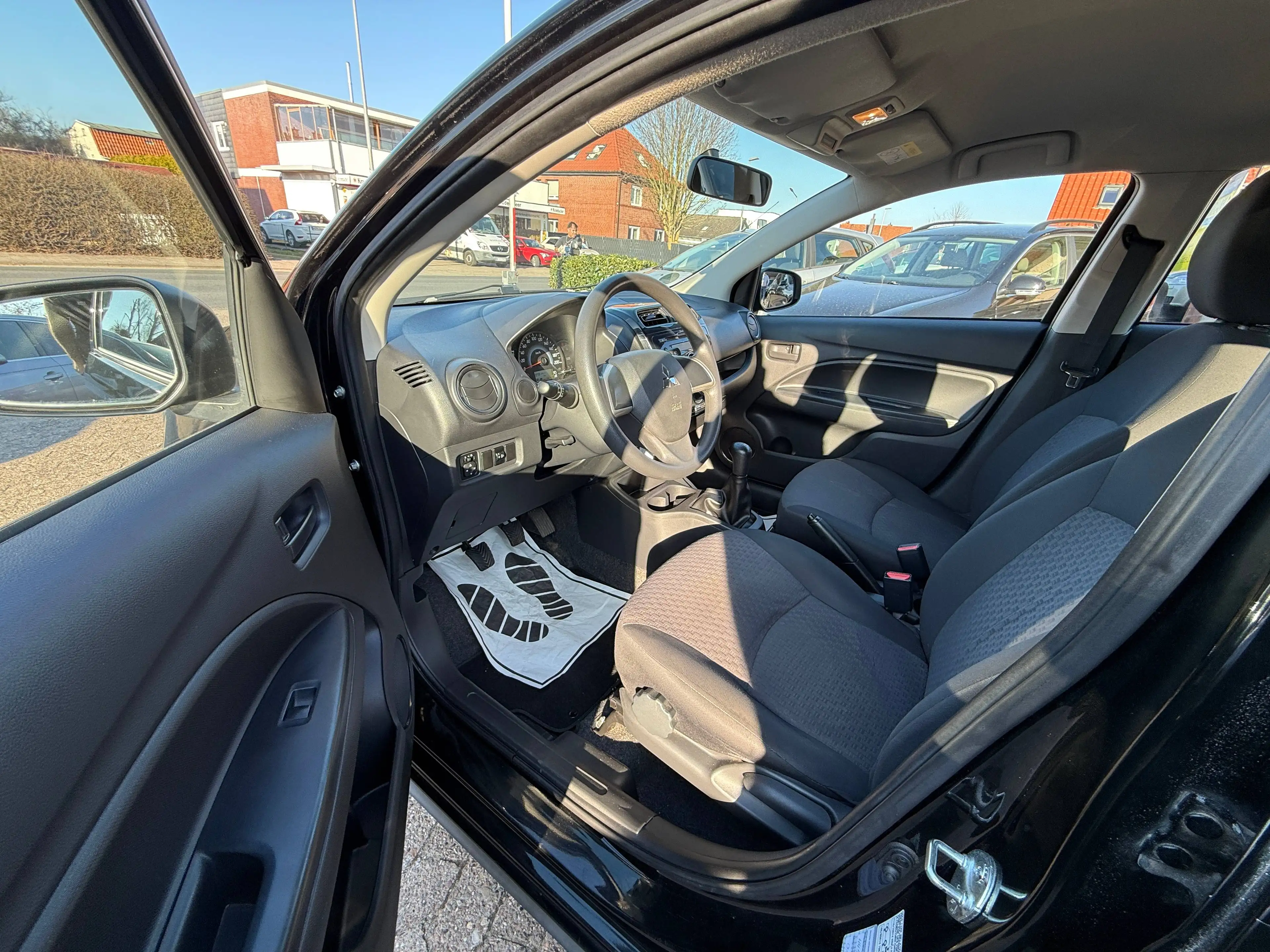 Mitsubishi Space Star Diamant Edition — photo 11