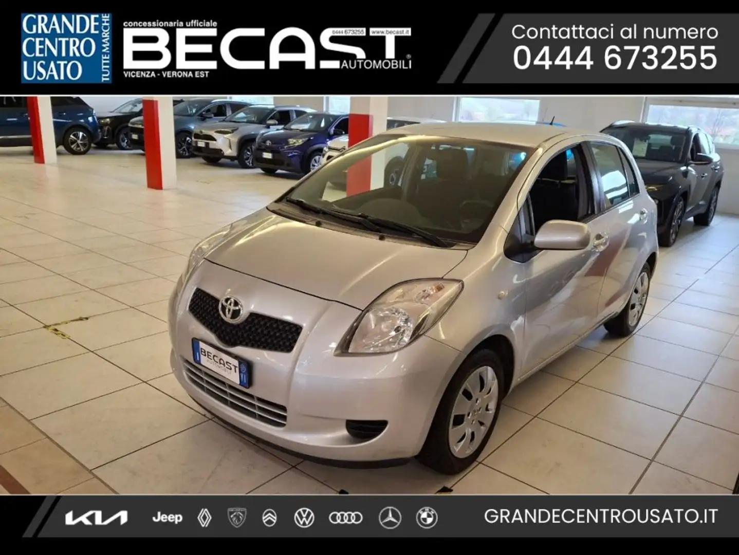 Toyota Yaris 1.0 5 porte Sol UNICO PROPRIETARIO Silber - 1