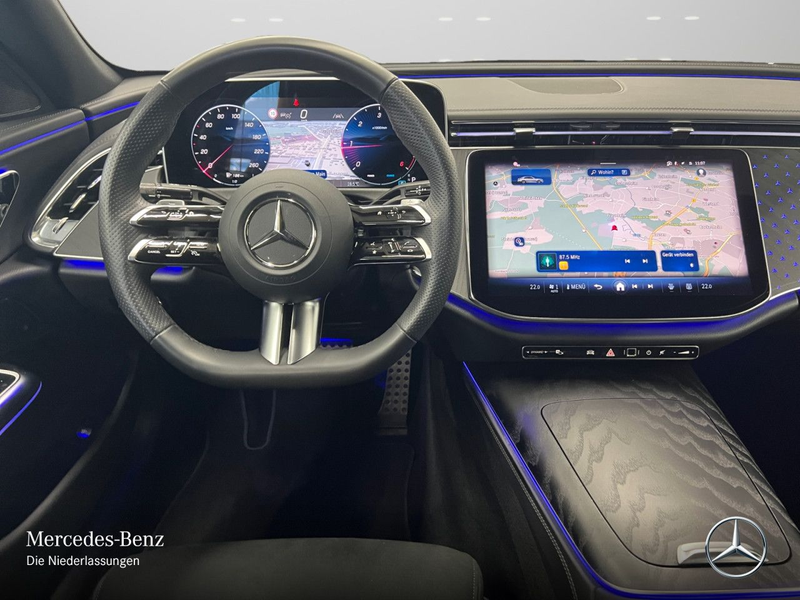 Mercedes-Benz E 220 d AMG WideScreen 360° Distr+ LED Night PTS — photo 13