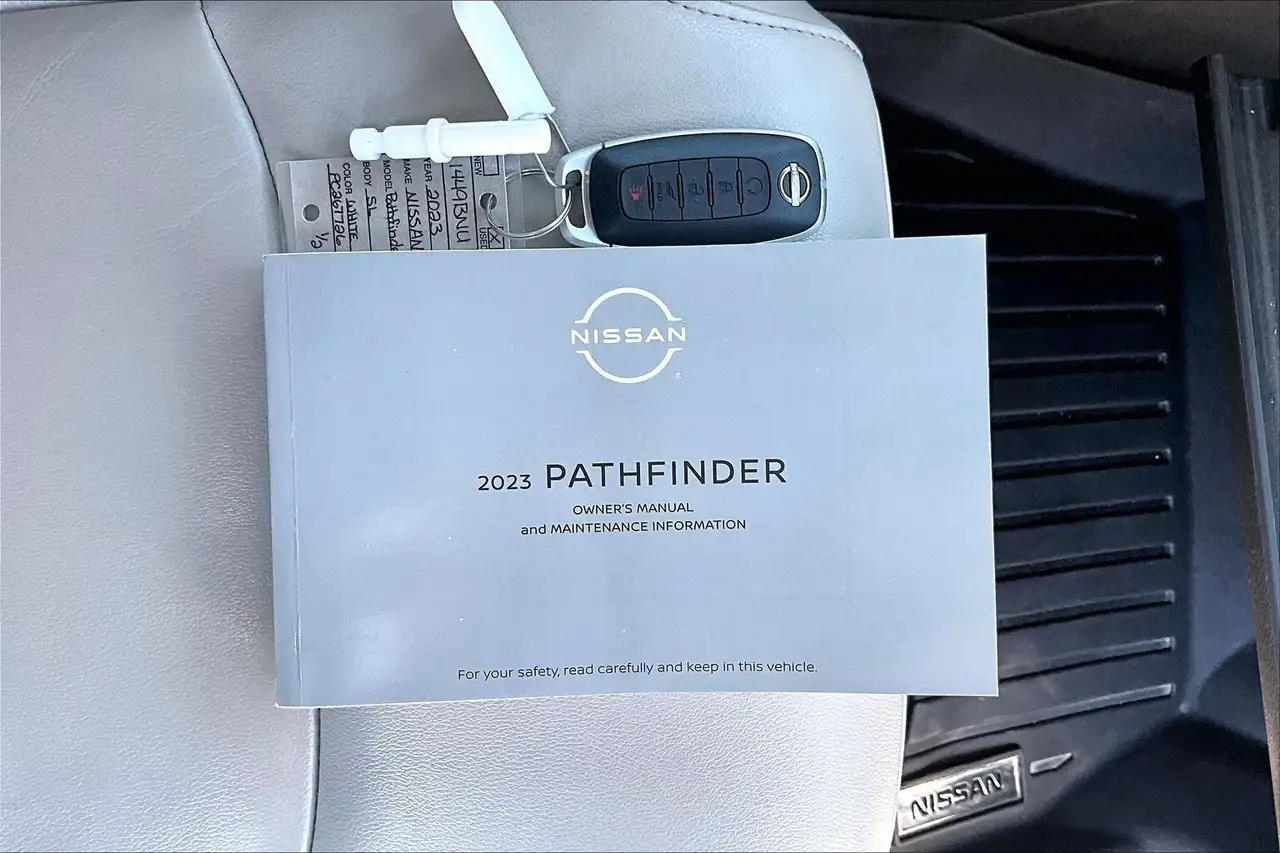 Nissan Pathfinder снимка Nissan Pathfinder