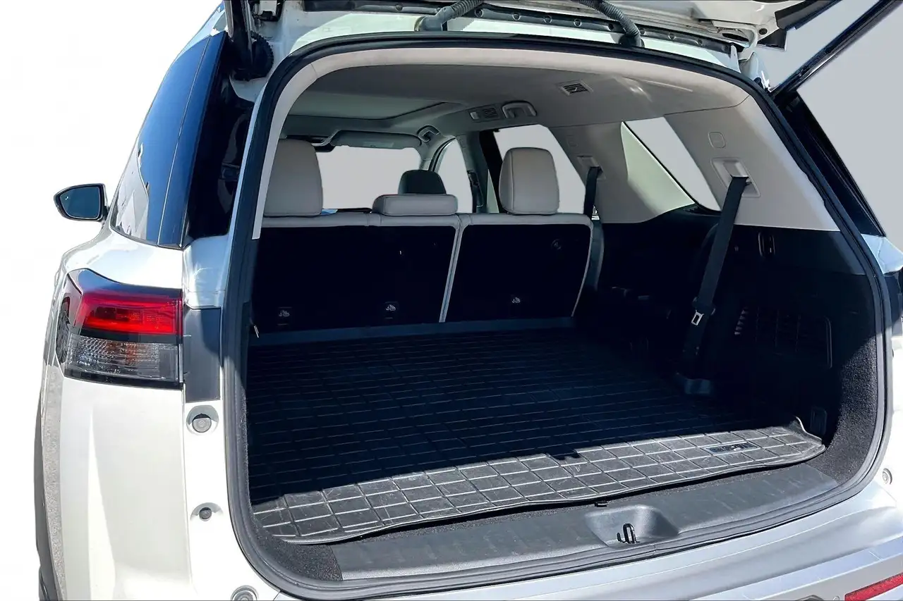 Nissan Pathfinder снимка Nissan Pathfinder