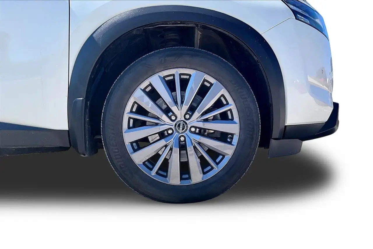 Nissan Pathfinder снимка Nissan Pathfinder