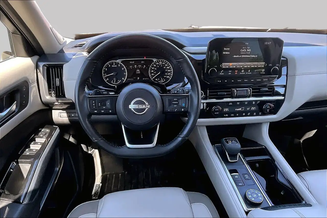 Nissan Pathfinder снимка Nissan Pathfinder