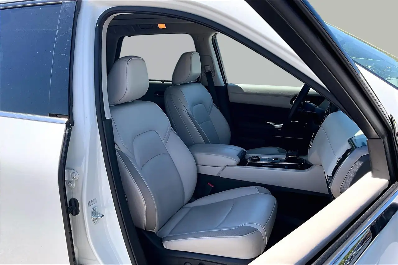 Nissan Pathfinder снимка Nissan Pathfinder