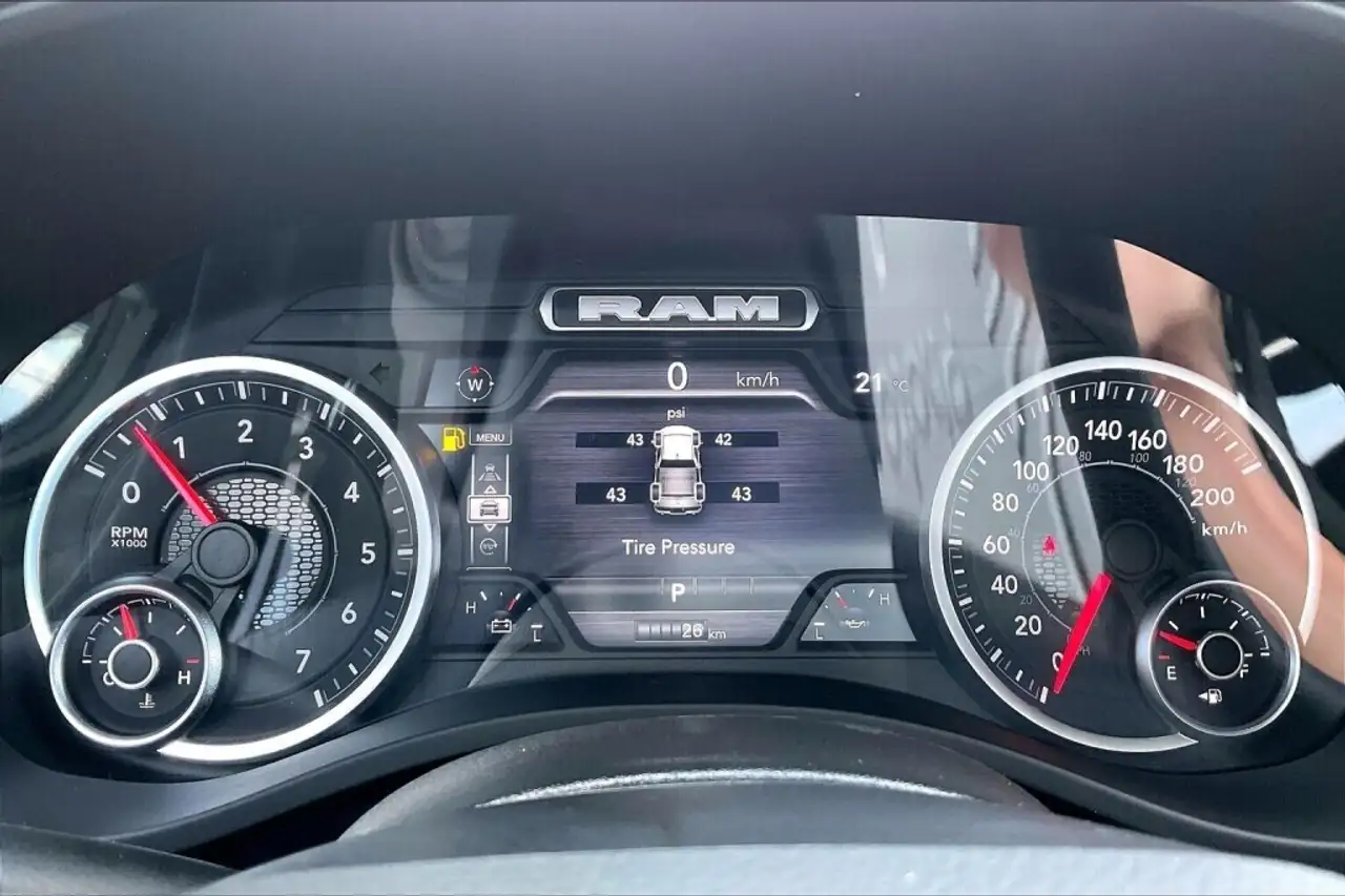 RAM 1500 снимка RAM 1500