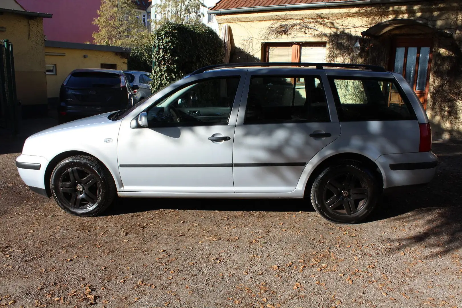 Volkswagen Golf 1.6 Variant*TÜV 10/2026* Silber - 2