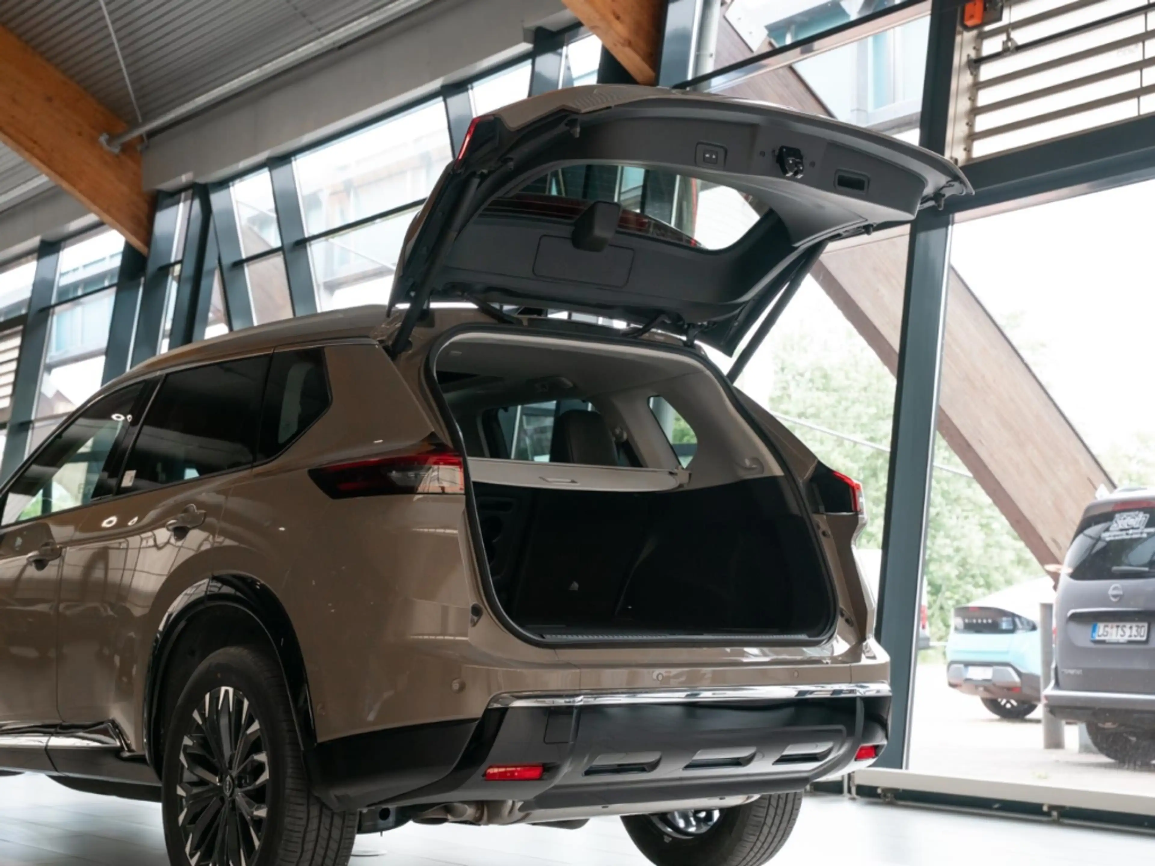 Nissan X-Trail Tekna e-Power e-4orce 4x4 LED Panoramadach Bose 36 — photo 8