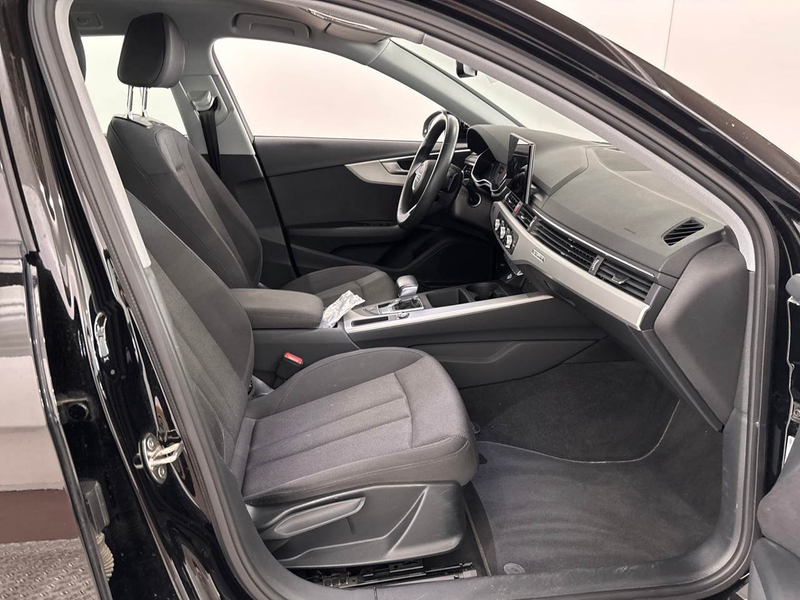 Audi A4 Avant 40 2.0 TDI quattro LED Navi RKam AUT — photo 8