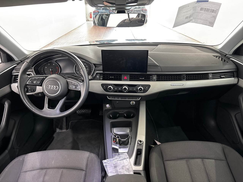Audi A4 Avant 40 2.0 TDI quattro LED Navi RKam AUT — photo 5