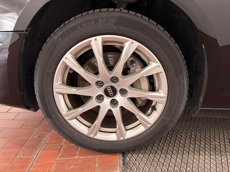 Audi A4 Avant 40 2.0 TDI quattro LED Navi RKam AUT — photo 11