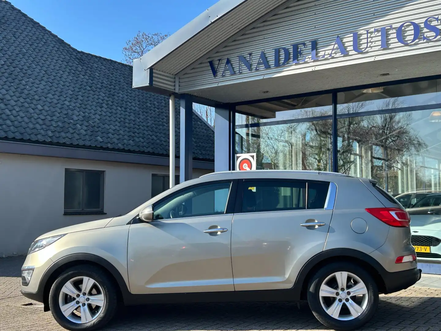Kia Sportage 2.0 X-ecutive Plus Pack Aut. Half Leer Navi Clima Grijs - 2