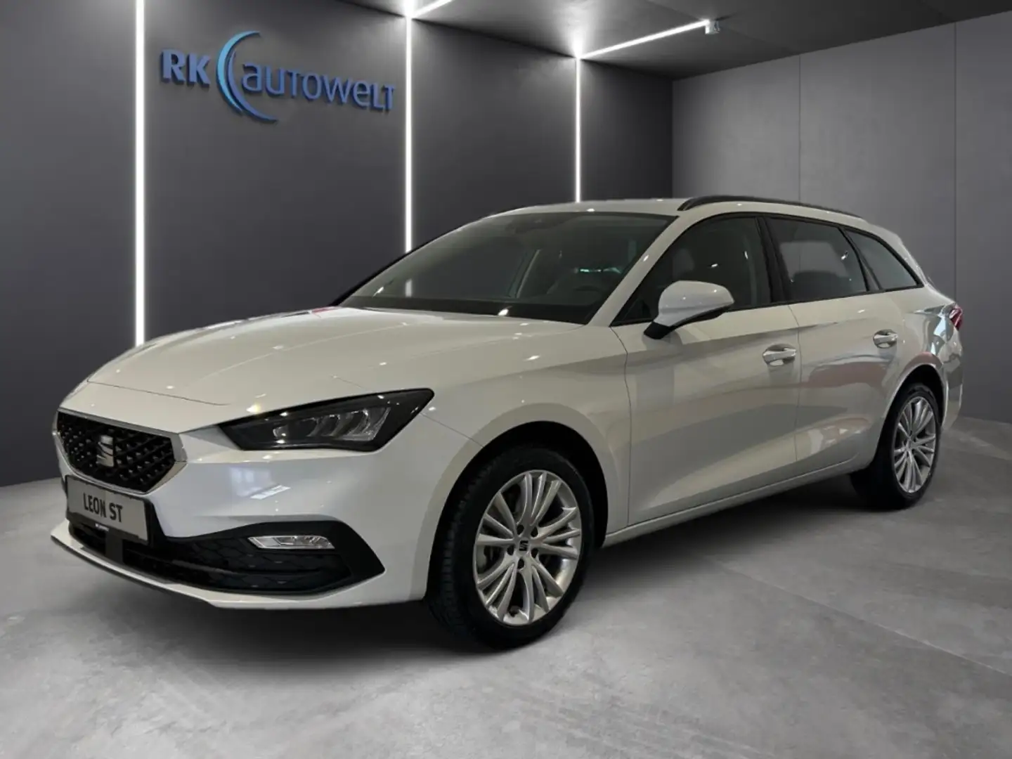 SEAT Leon Sportstourer Style 2.0 TDI AHK LED FullLink Klima Weiß - 1