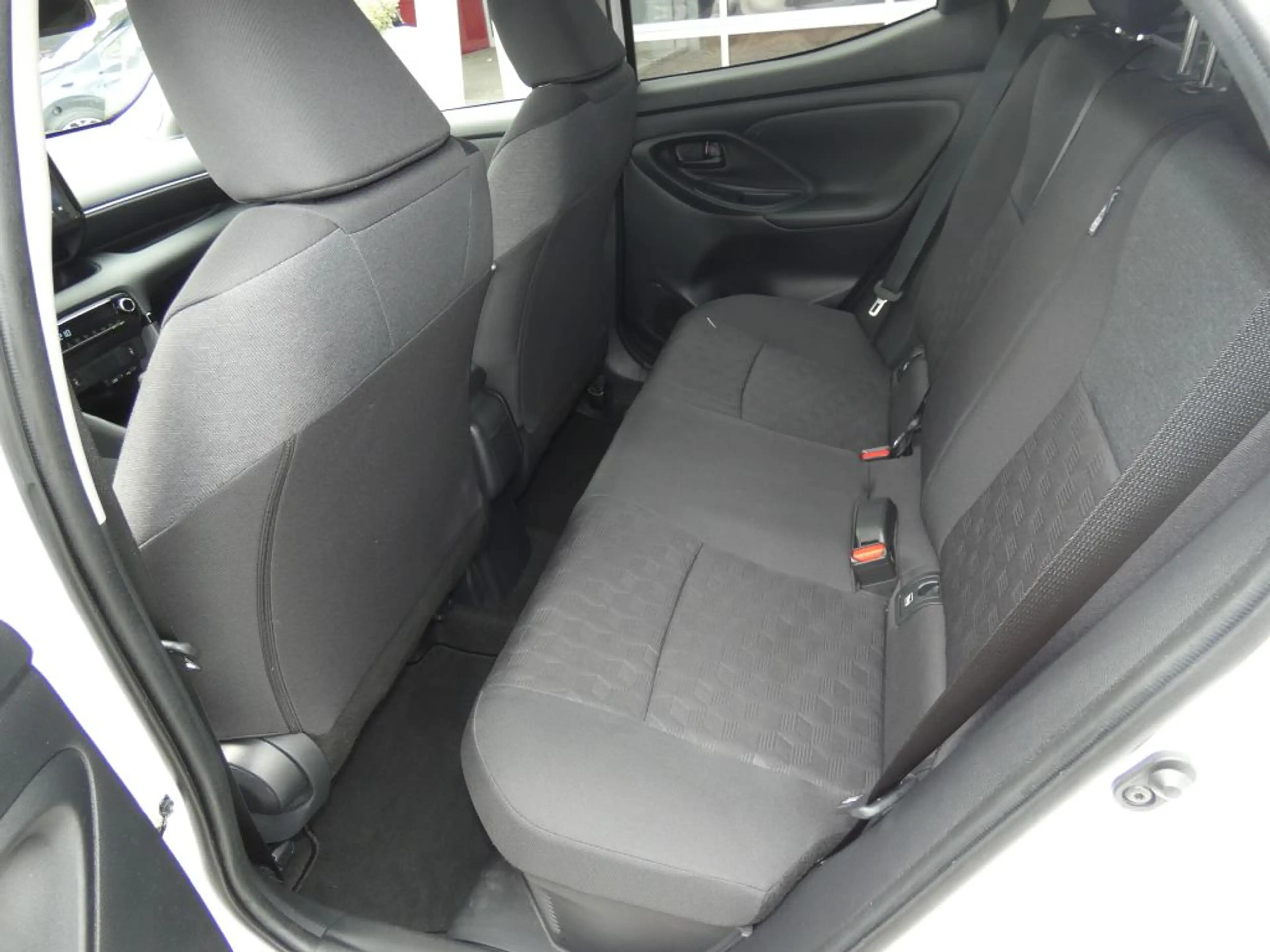 Toyota Yaris Hybrid 116 1.5 VVT-i Teamplayer — photo 7